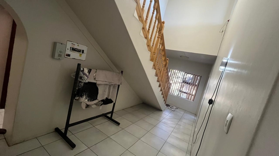 5 Bedroom Property for Sale in Wavecrest Eastern Cape